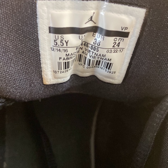 Jordan B Fly Black/ Gym Red /Dark Grey (GS) size 5.5Y- 881446-100 - Picture 7 of 7